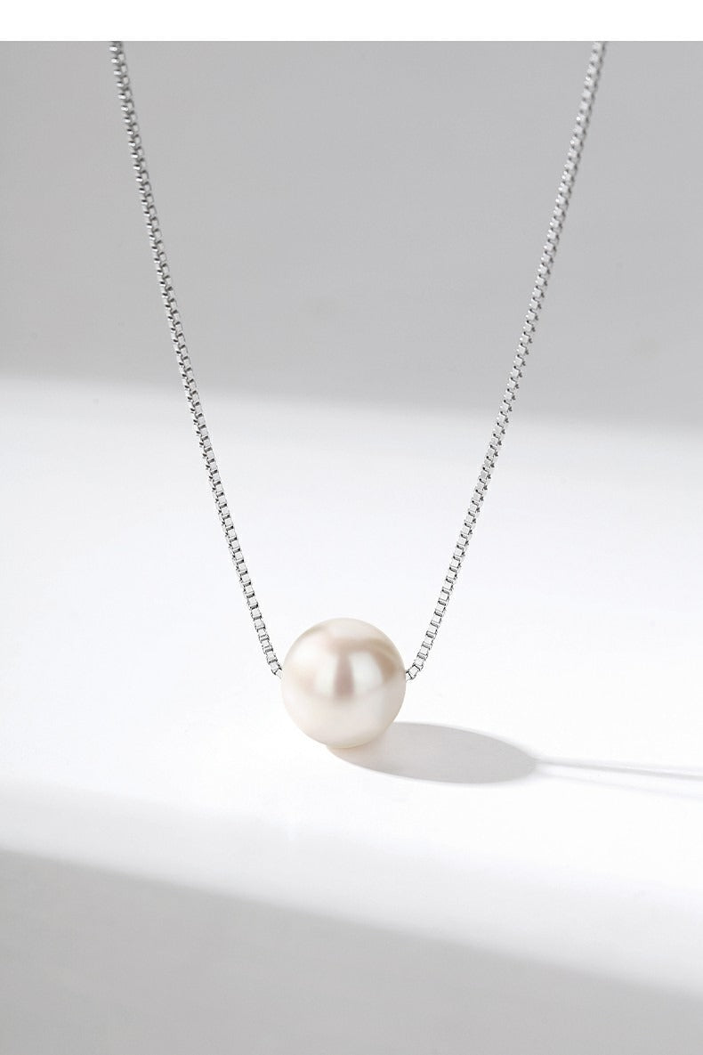 A Single Pearl Silver Necklace by Notteluna