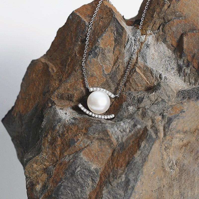 C Shaped Silver Necklace by Notteluna
