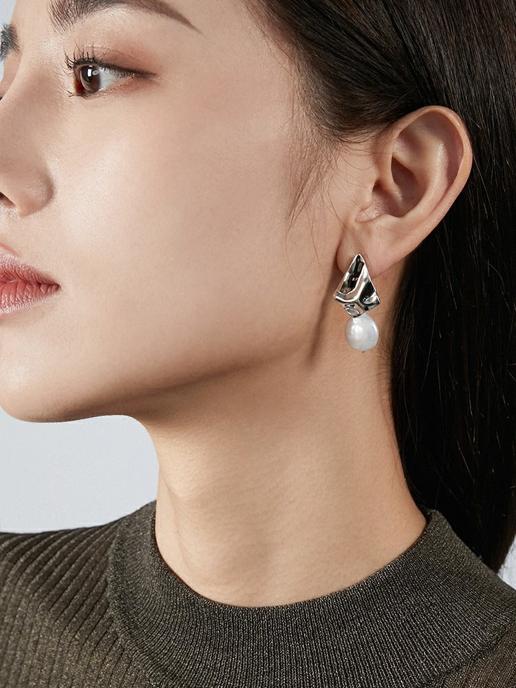 Solid Silver Detail Peral Earrings