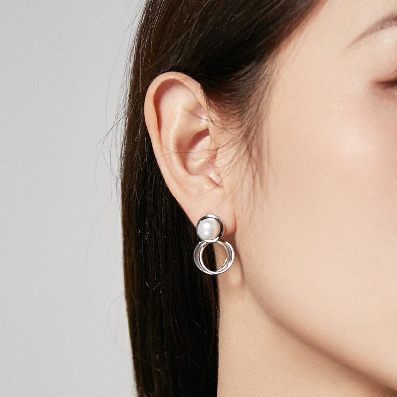Silver Circle Pearl Earrings