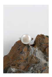 Piatta 925 Silver Flat Pearl Ring by Notteluna