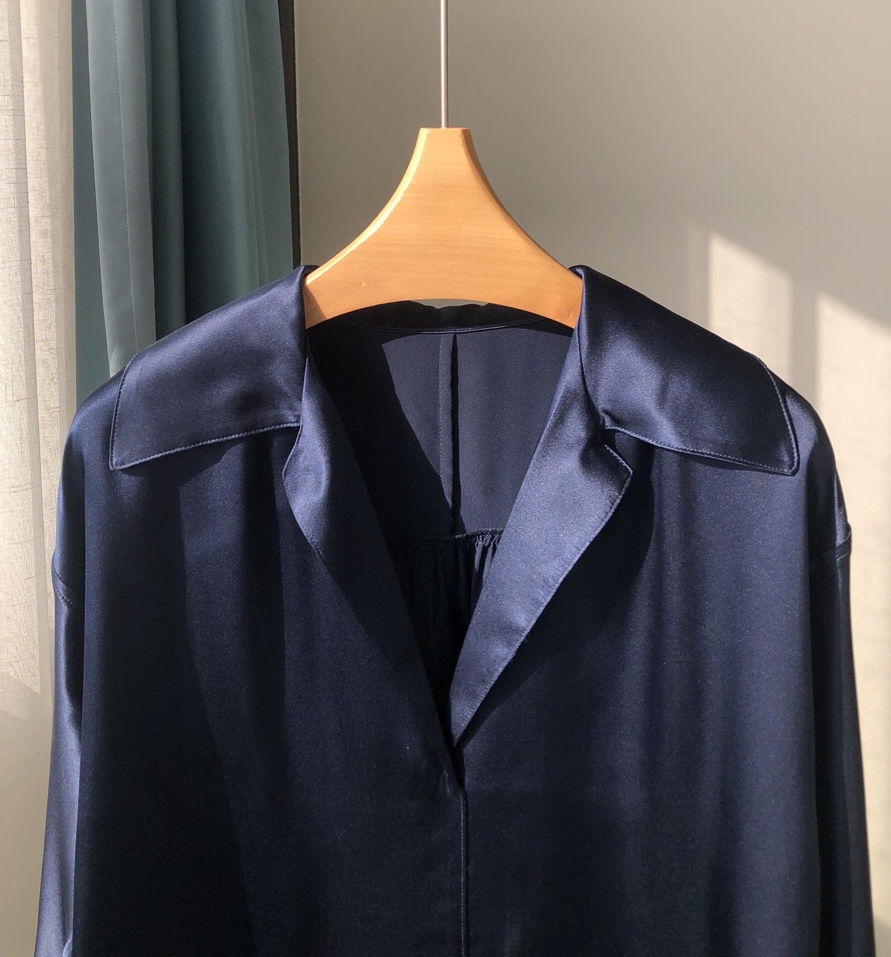 Noble Silk Crepe Satin Pullover Shirt with Back Shirring and Bat