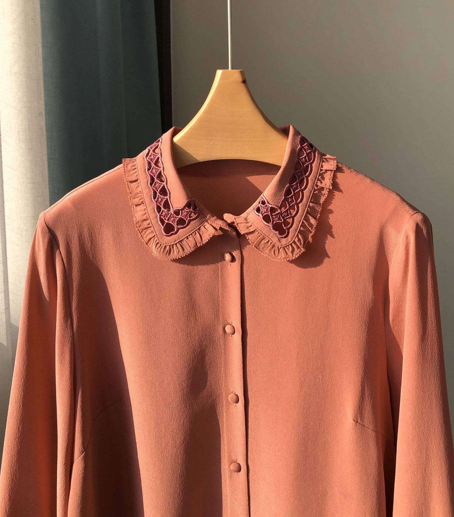 Heavy Embroidered Lace Collar Long Sleeved Soft Silk Shirt