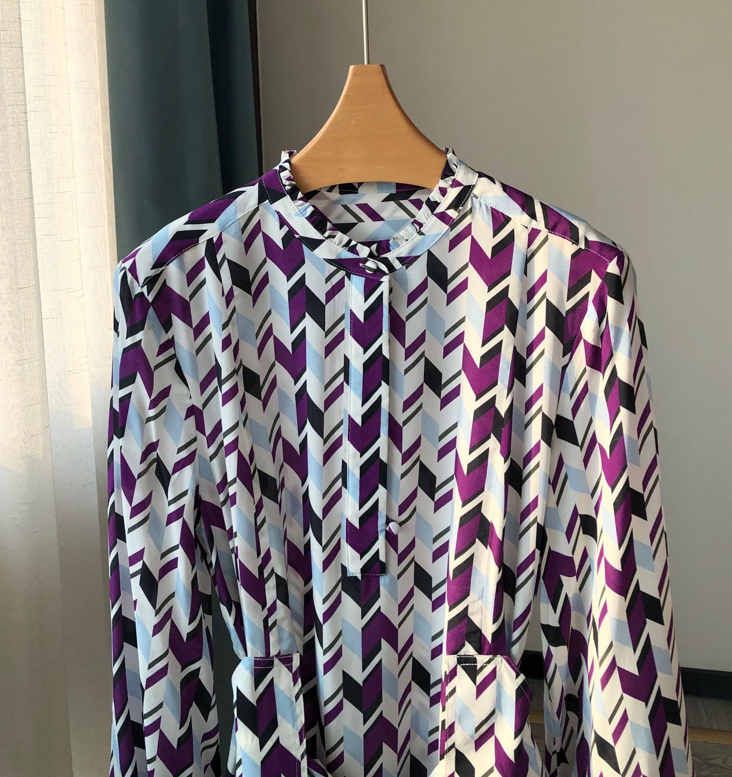 Retro Geometric Arrow Print Silk Dress Loose, Swingy, and Perfect for Spring/Summer