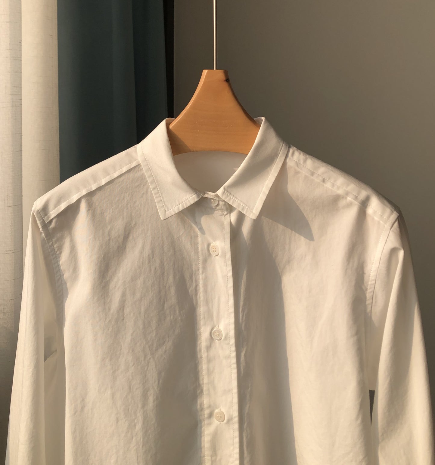 Soft and Waxy Salt-Shrunk Cotton Embroidered Logo Shirt